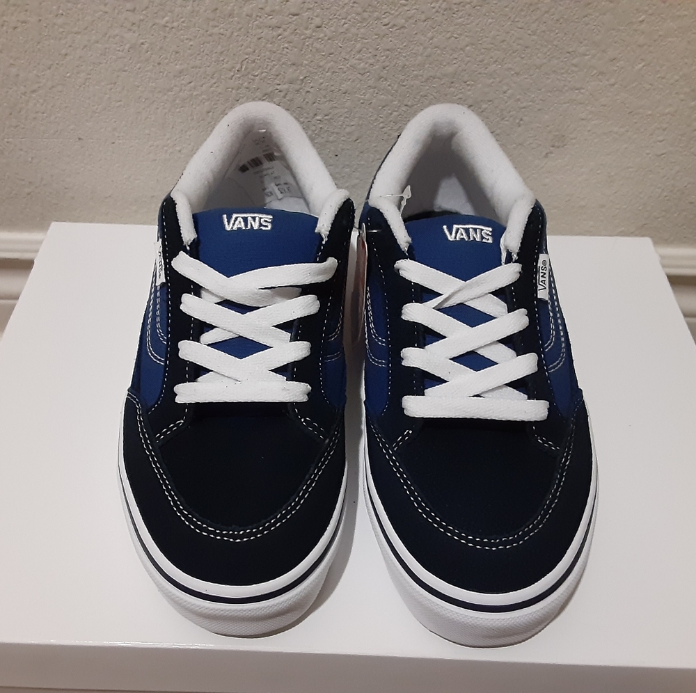 Vans - Picture 2 of 4